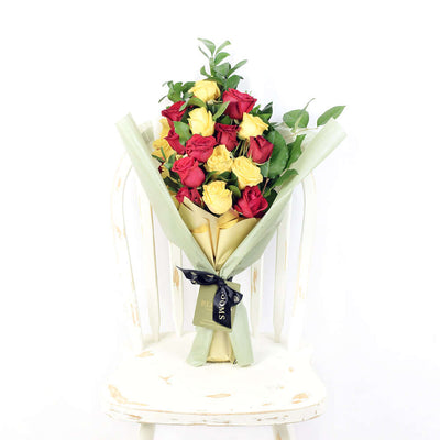 Raspberry Ripple Mixed Rose Bouquet - Flower Delivery - Flower Gifts - Monthly Sommelier USA