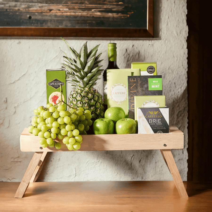 The Abundance of Nature Wine Gift Set is laden with wonderful gourmet products that are a treat for your taste buds.